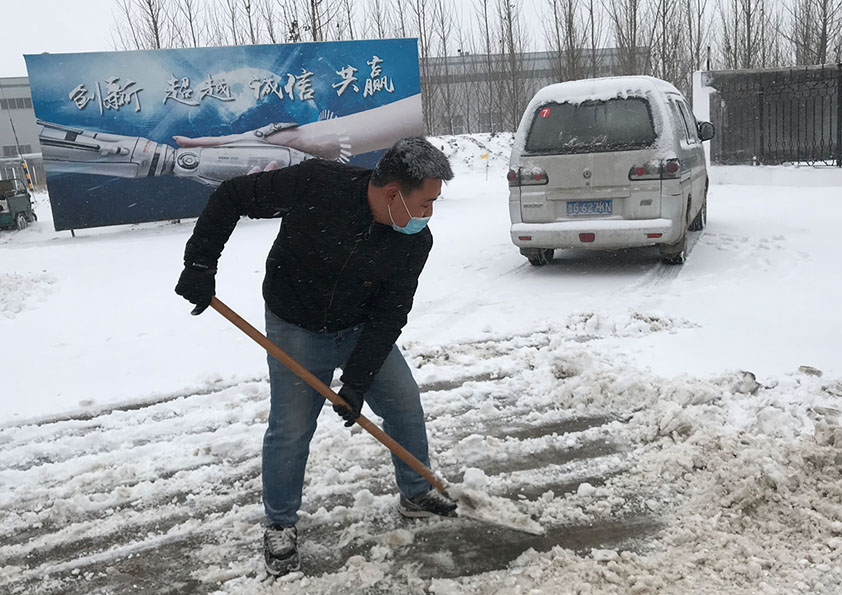 博陽機(jī)械：冬日掃雪、天寒暖人心