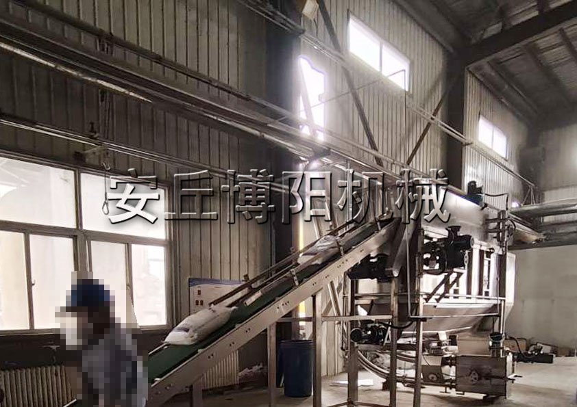 安丘博陽(yáng)機(jī)械飼料顆粒自動(dòng)拆包機(jī)適用于哪些行業(yè)？