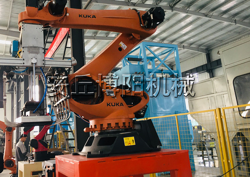 為什么越來越多的行業(yè)使用袋裝肥料機器人碼垛機？